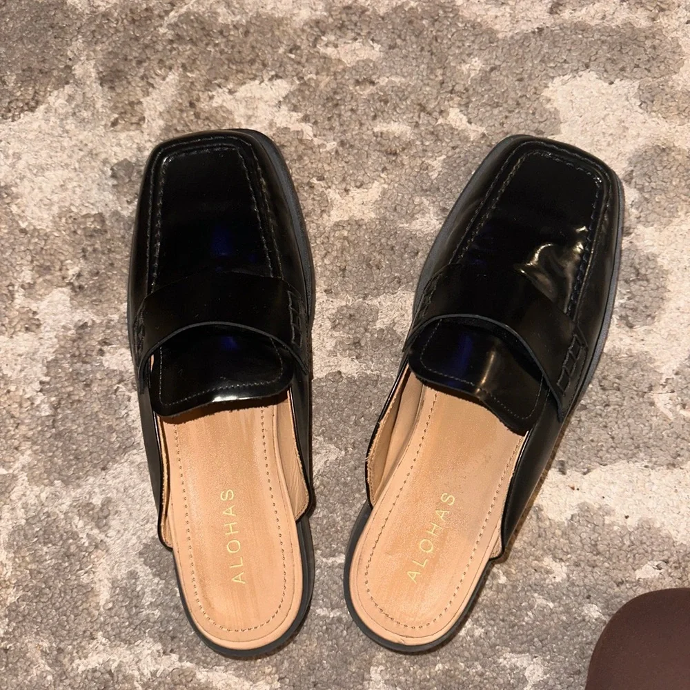 ALOHAS Women's Black Mules - Picture 1 of 4